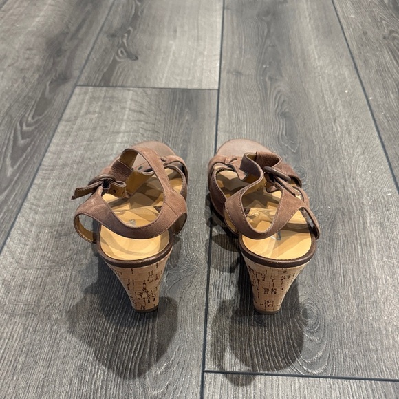 Clarks Brown Wedge Sandals with Beaded Accents - Picture 3 of 6